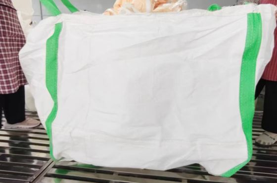 kopen UN Big Bag FIBC met 1000kg Draagvermogen Antistatische Coating en Kruisvormige Lusjes voor Veilig Transport online manufacture